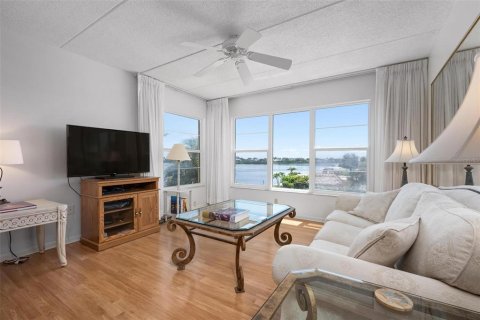 Condo in Longboat Key, Florida, 2 bedrooms  № 1908077 - photo 5
