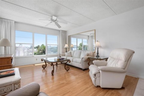 Condo in Longboat Key, Florida, 2 bedrooms  № 1908077 - photo 3