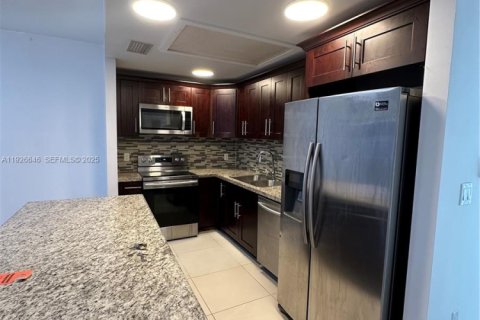 House in Homestead, Florida 4 bedrooms, 142.6 sq.m. № 1986550 - photo 6