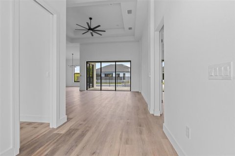House in Port Charlotte, Florida 3 bedrooms, 184.41 sq.m. № 2199867 - photo 5