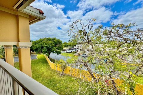 Copropriété à louer à Tamarac, Floride: 2 chambres, 87.24 m2 № 2413326 - photo 13