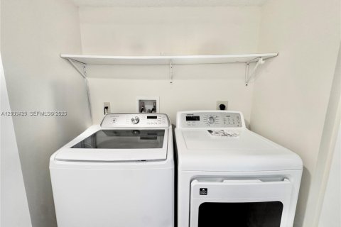 Copropriété à louer à Tamarac, Floride: 2 chambres, 87.24 m2 № 2413326 - photo 12