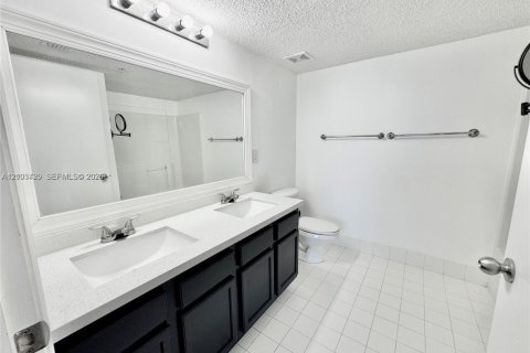 Copropriété à louer à Tamarac, Floride: 2 chambres, 87.24 m2 № 2413326 - photo 9