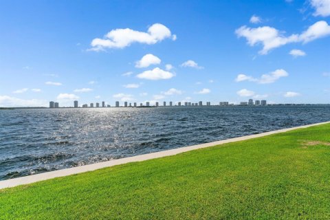 Condominio en venta en North Palm Beach, Florida, 1 dormitorio, 62.43 m2 № 2077781 - foto 24
