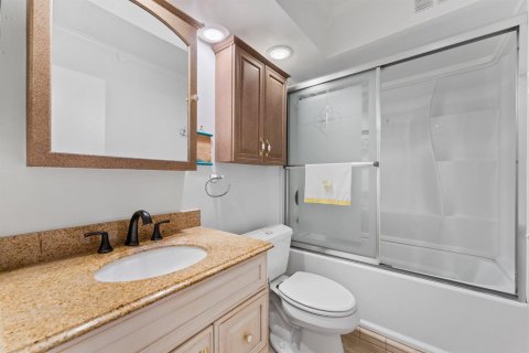 Condominio en venta en North Palm Beach, Florida, 1 dormitorio, 62.43 m2 № 2077781 - foto 18