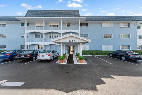 Condominio en venta en North Palm Beach, Florida, 1 dormitorio, 62.43 m2 № 2077781 - foto 3
