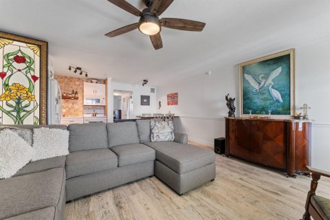 Condominio en venta en North Palm Beach, Florida, 1 dormitorio, 62.43 m2 № 2077781 - foto 10