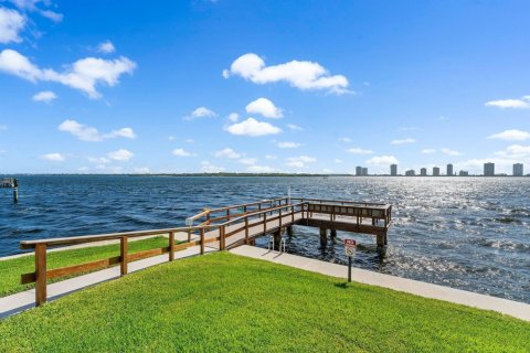 Condominio en venta en North Palm Beach, Florida, 1 dormitorio, 62.43 m2 № 2077781 - foto 25