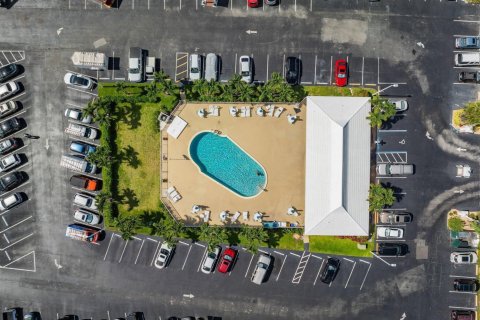 Condominio en venta en North Palm Beach, Florida, 1 dormitorio, 62.43 m2 № 2077781 - foto 29