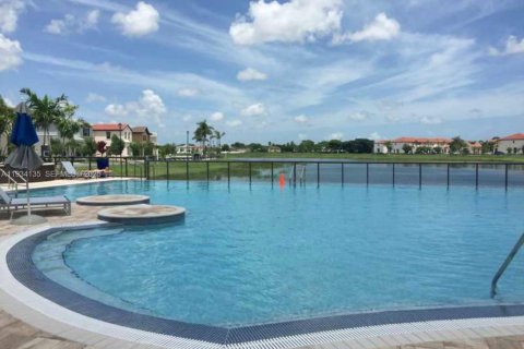 Снять в аренду кондоминиум в Майами, Флорида 74.32м2, № 1992419 - фото 13