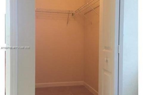 Снять в аренду кондоминиум в Майами, Флорида 74.32м2, № 1992419 - фото 8