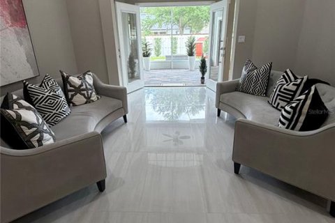 Villa ou maison à vendre à Orlando, Floride: 4 chambres, 221.85 m2 № 2227889 - photo 3