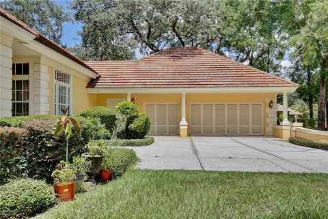 House in Apopka, Florida 5 bedrooms, 394.09 sq.m. № 1876802 - photo 3