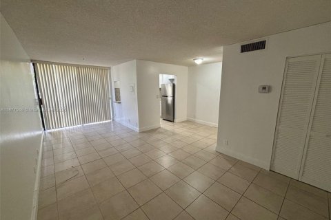 Condominio en alquiler en Sunny Isles Beach, Florida, 1 dormitorio, 59.46 m2 № 1930444 - foto 27