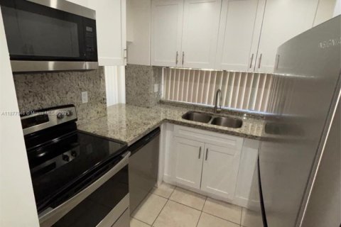 Condominio en alquiler en Sunny Isles Beach, Florida, 1 dormitorio, 59.46 m2 № 1930444 - foto 25
