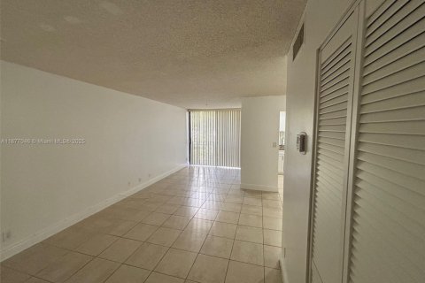 Condominio en alquiler en Sunny Isles Beach, Florida, 1 dormitorio, 59.46 m2 № 1930444 - foto 28