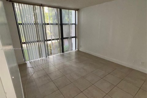 Condominio en alquiler en Sunny Isles Beach, Florida, 1 dormitorio, 59.46 m2 № 1930444 - foto 30