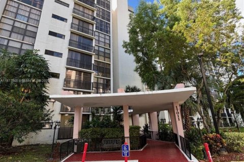Condominio en alquiler en Sunny Isles Beach, Florida, 1 dormitorio, 59.46 m2 № 1930444 - foto 22