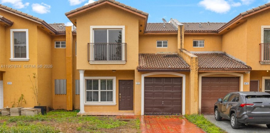 House in Florida City, Florida 3 bedrooms, 141.86 sq.m. № 2020638