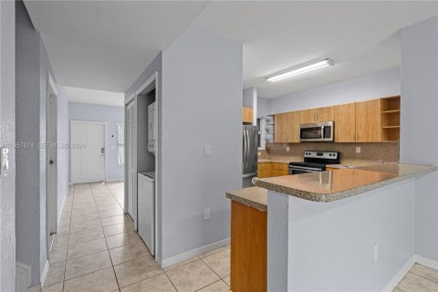 House in Florida City, Florida 3 bedrooms, 141.86 sq.m. № 2020638 - photo 8