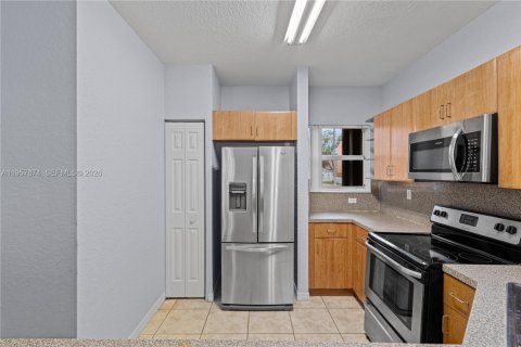 House in Florida City, Florida 3 bedrooms, 141.86 sq.m. № 2020638 - photo 11