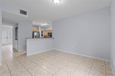 House in Florida City, Florida 3 bedrooms, 141.86 sq.m. № 2020638 - photo 12