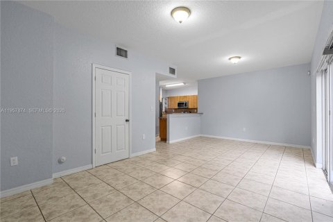 House in Florida City, Florida 3 bedrooms, 141.86 sq.m. № 2020638 - photo 16
