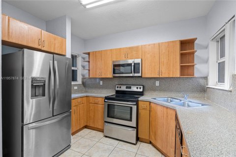 House in Florida City, Florida 3 bedrooms, 141.86 sq.m. № 2020638 - photo 10