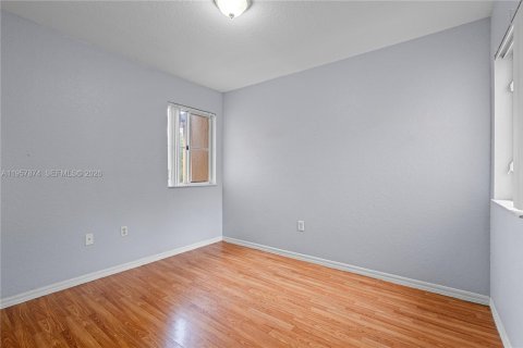 House in Florida City, Florida 3 bedrooms, 141.86 sq.m. № 2020638 - photo 30