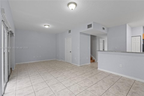House in Florida City, Florida 3 bedrooms, 141.86 sq.m. № 2020638 - photo 13