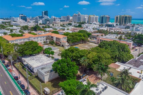 Condominio en alquiler en Miami Beach, Florida, 2 dormitorios, 78.04 m2 № 1210205 - foto 1