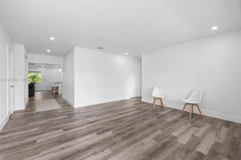 Villa ou maison à vendre à Cutler Bay, Floride: 4 chambres, 162.11 m2 № 1988462 - photo 3