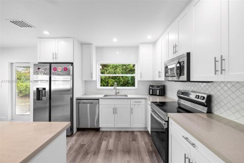 Villa ou maison à vendre à Cutler Bay, Floride: 4 chambres, 162.11 m2 № 1988462 - photo 7