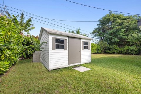 Villa ou maison à vendre à Cutler Bay, Floride: 4 chambres, 162.11 m2 № 1988462 - photo 17