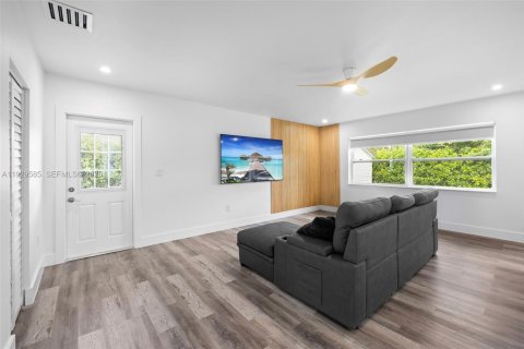 Villa ou maison à vendre à Cutler Bay, Floride: 4 chambres, 162.11 m2 № 1988462 - photo 12