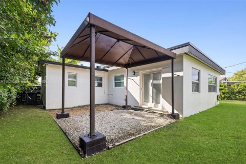 Villa ou maison à vendre à Cutler Bay, Floride: 4 chambres, 162.11 m2 № 1988462 - photo 15