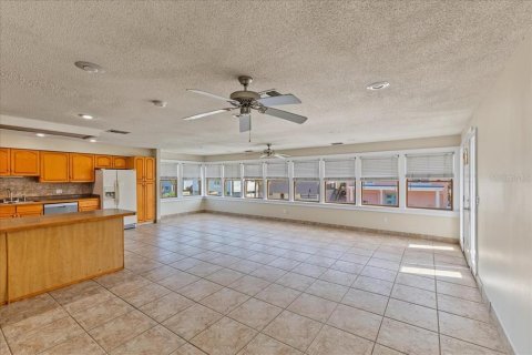 Casa en venta en New Smyrna Beach, Florida, 4 dormitorios, 149.11 m2 № 2386499 - foto 7