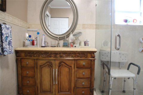House in Miami, Florida 3 bedrooms, 125.42 sq.m. № 1770237 - photo 26