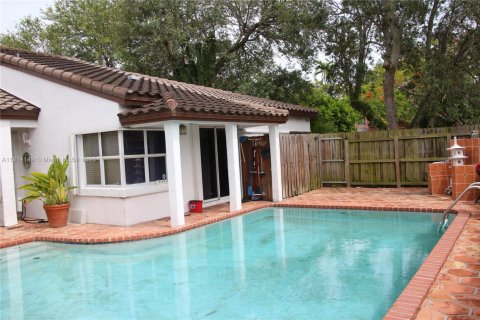 House in Miami, Florida 3 bedrooms, 125.42 sq.m. № 1770237 - photo 23