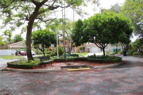 House in Miami, Florida 3 bedrooms, 125.42 sq.m. № 1770237 - photo 30