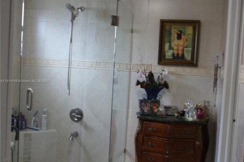 House in Miami, Florida 3 bedrooms, 125.42 sq.m. № 1770237 - photo 27