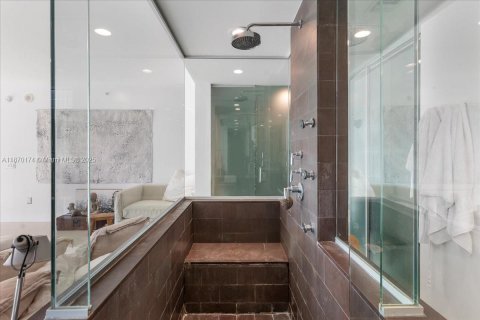 Copropriété à vendre à Miami, Floride: 2 chambres, 177.07 m2 № 1979647 - photo 16