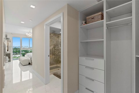 Condominio en venta en Miami Beach, Florida, 2 dormitorios, 128.21 m2 № 1937676 - foto 30