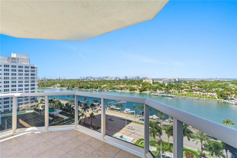Condo in Miami Beach, Florida, 2 bedrooms  № 1937676 - photo 5