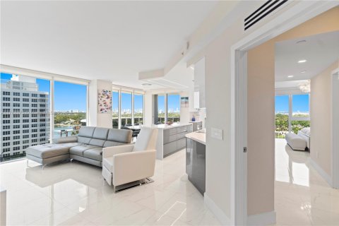 Condominio en venta en Miami Beach, Florida, 2 dormitorios, 128.21 m2 № 1937676 - foto 11
