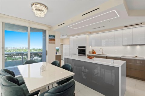 Condominio en venta en Miami Beach, Florida, 2 dormitorios, 128.21 m2 № 1937676 - foto 15