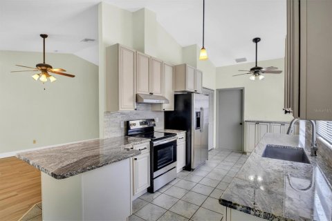 Villa ou maison à louer à Clearwater, Floride: 3 chambres, 140.56 m2 № 2148516 - photo 4