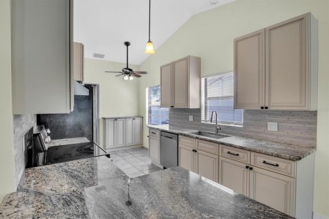 Villa ou maison à louer à Clearwater, Floride: 3 chambres, 140.56 m2 № 2148516 - photo 6