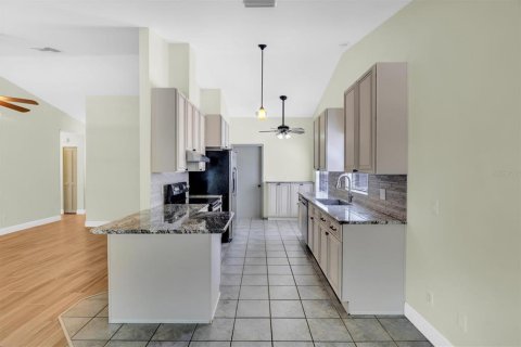 Villa ou maison à louer à Clearwater, Floride: 3 chambres, 140.56 m2 № 2148516 - photo 5
