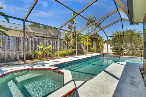 Villa ou maison à louer à Clearwater, Floride: 3 chambres, 140.56 m2 № 2148516 - photo 14